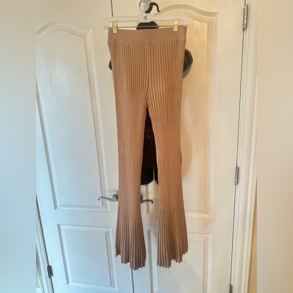 NWT Ena Pelly tan beige knit long stretch wide legs size 8 - Picture 4 of 4